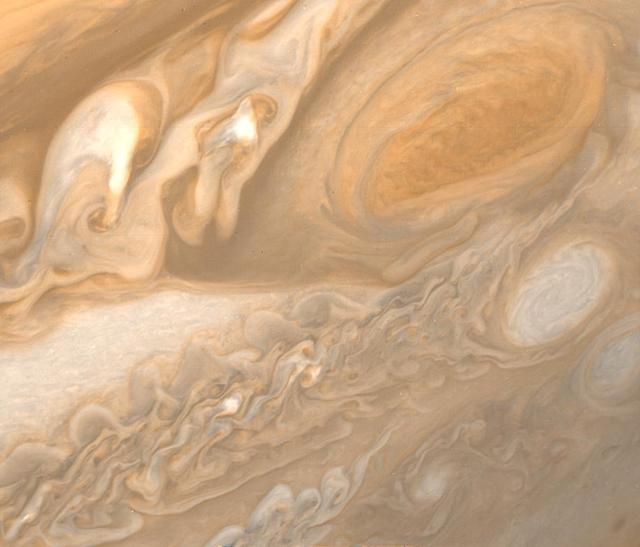 La Grande Macchia Rossa: la tempesta di Giove che dura da secoli