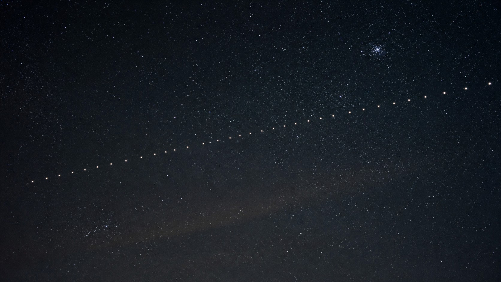 Osservare i satelliti Starlink nel cielo notturno
