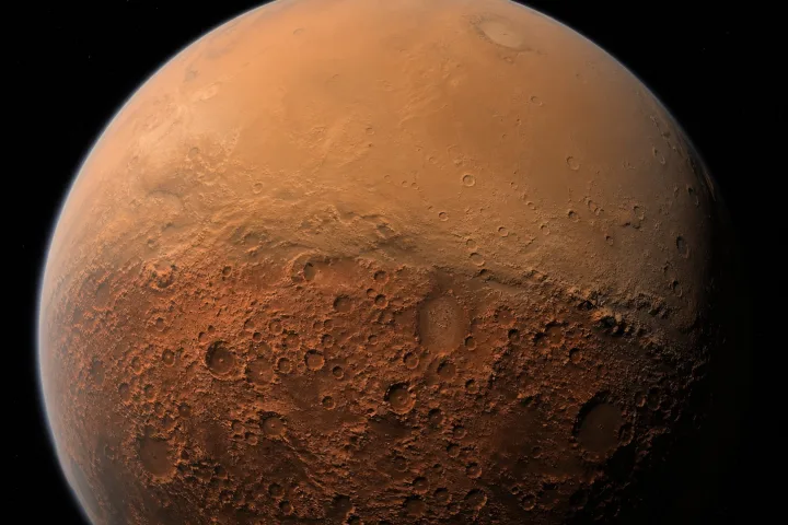 Mappa topografica di Marte che mostra la netta differenza tra l'emisfero nord basso e quello sud craterizzato, immagine scientifica NASA