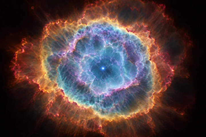 Una colorata nebulosa planetaria con al centro una piccola stella nana bianca, il futuro del Sole